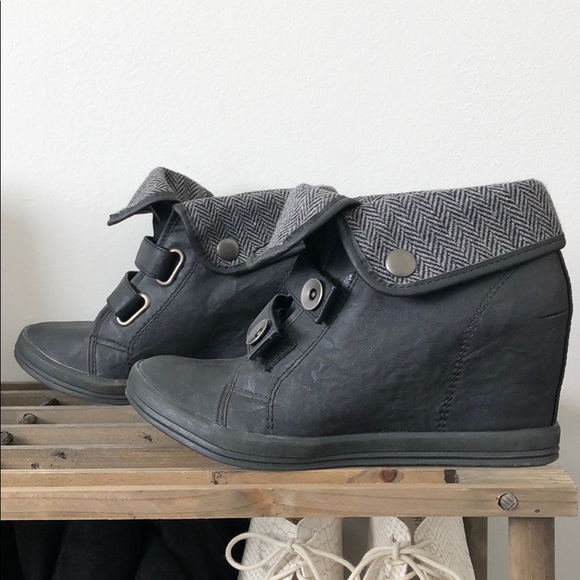 Call it Spring ankle booties - Picture 4 of 8